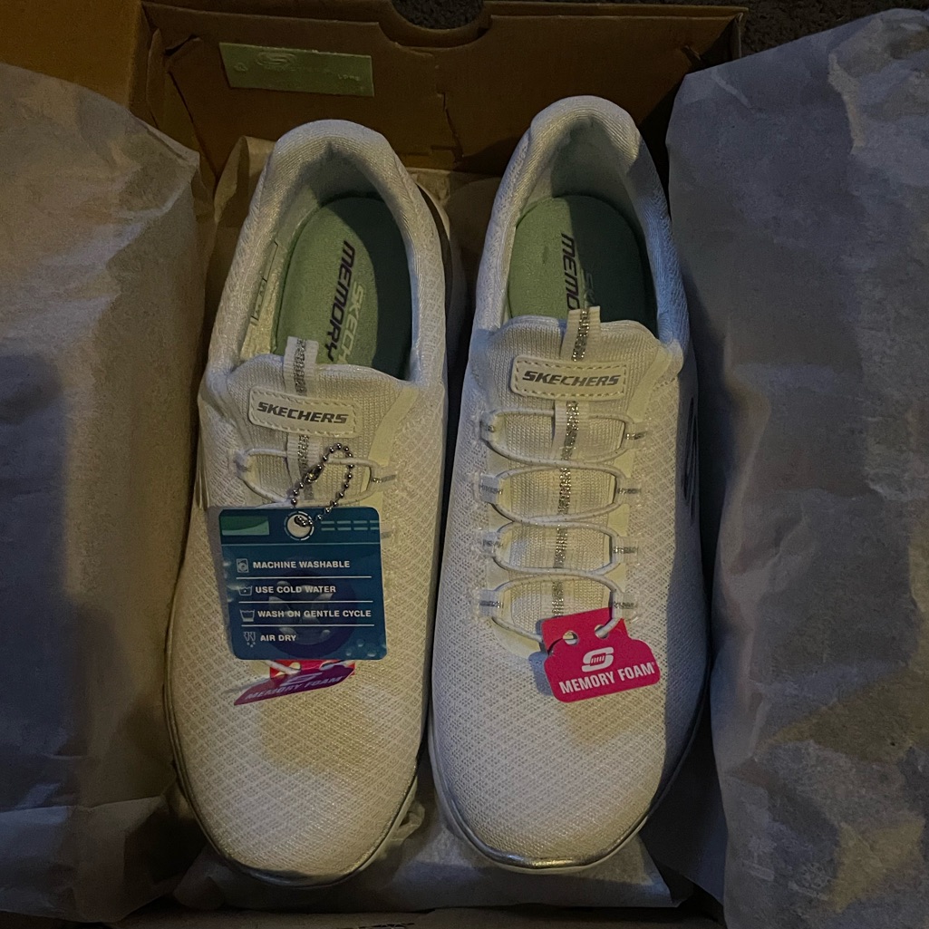 Nwt Skechers Sport With Memory Foam.